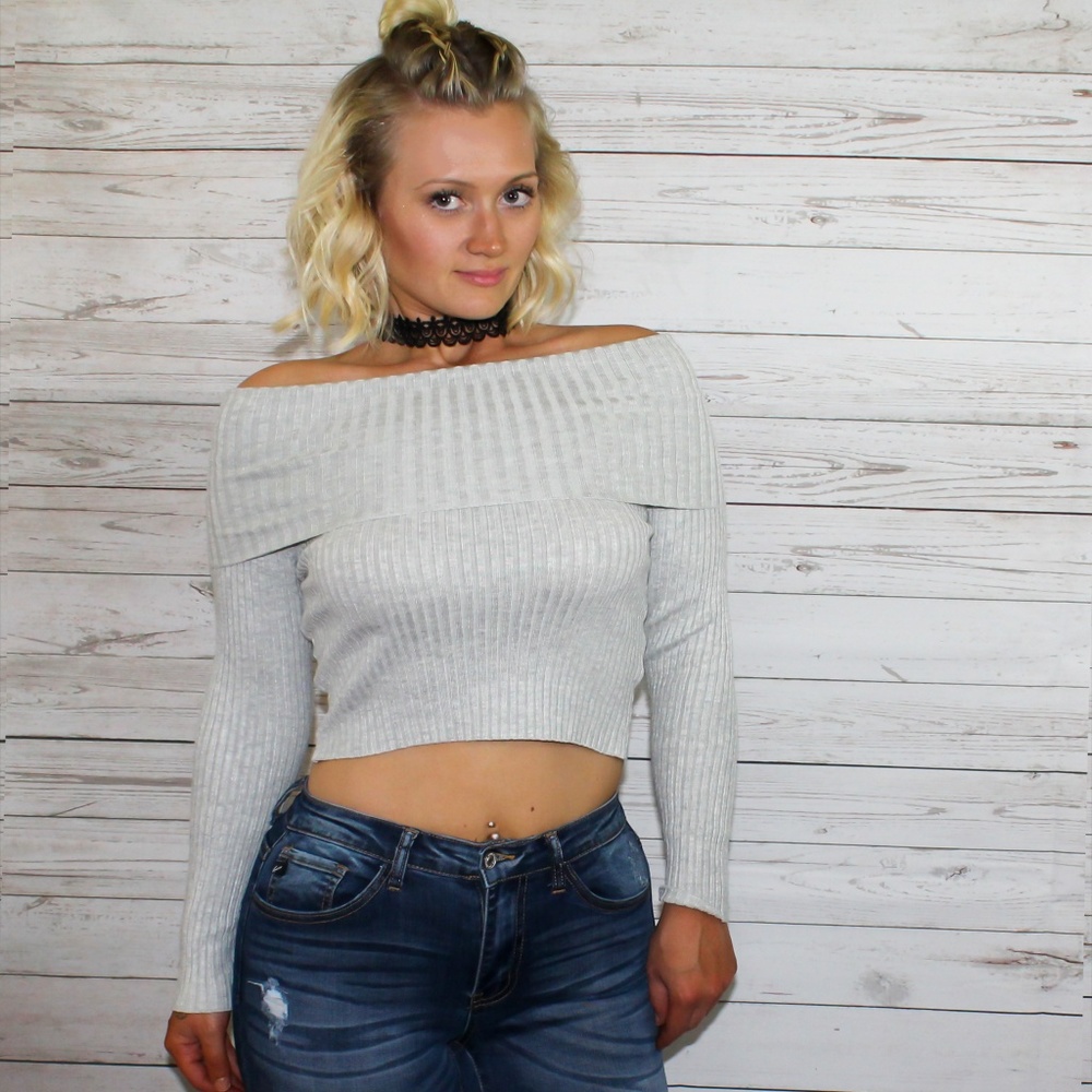 Off the Shoulder Knit Crop Top in Gray